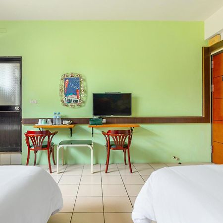 פולי Forever Happiness Hostel מראה חיצוני תמונה