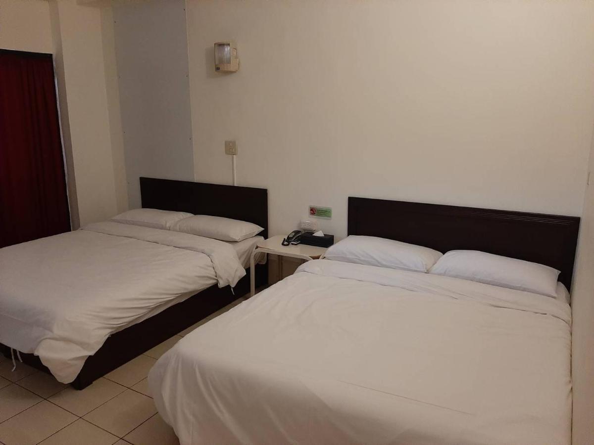 פולי Forever Happiness Hostel מראה חיצוני תמונה