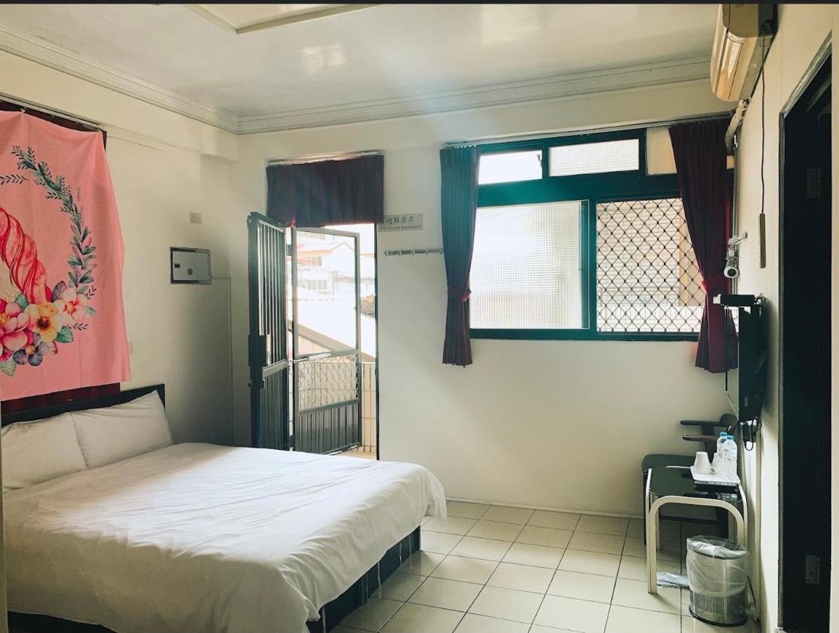 פולי Forever Happiness Hostel מראה חיצוני תמונה