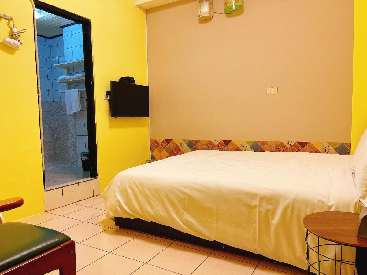 פולי Forever Happiness Hostel מראה חיצוני תמונה