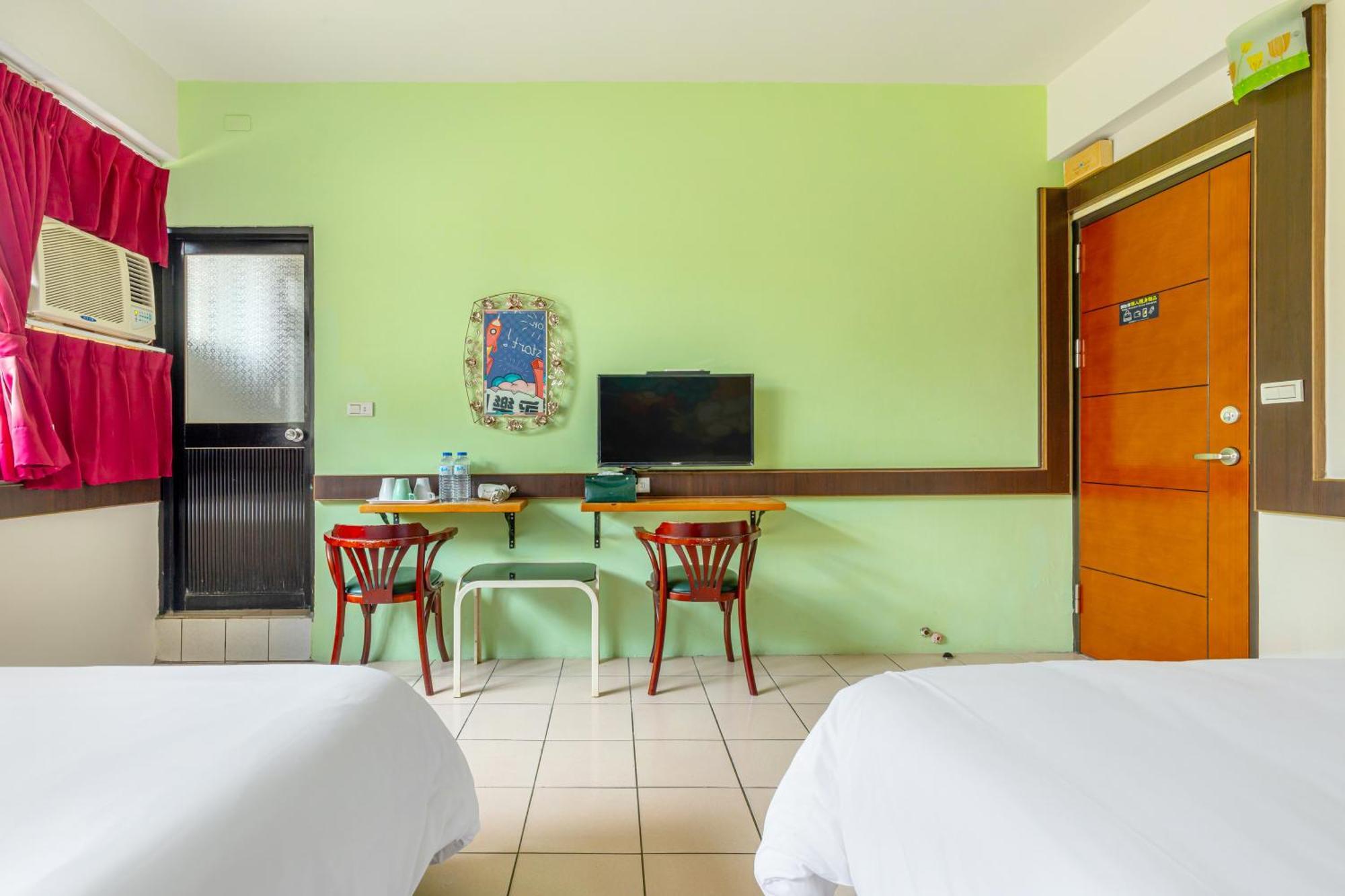 פולי Forever Happiness Hostel מראה חיצוני תמונה