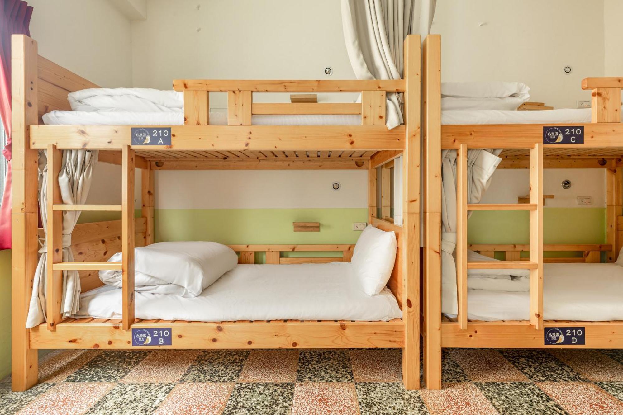 פולי Forever Happiness Hostel מראה חיצוני תמונה