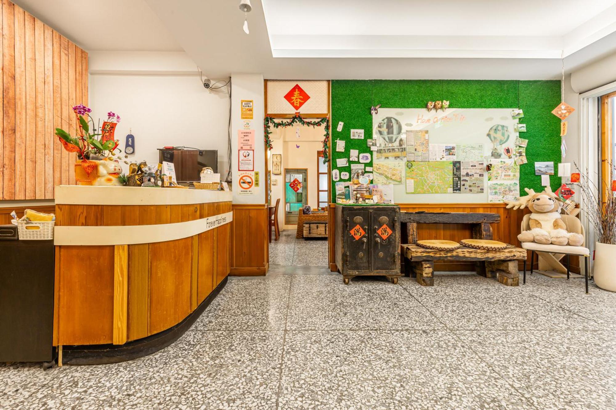 פולי Forever Happiness Hostel מראה חיצוני תמונה