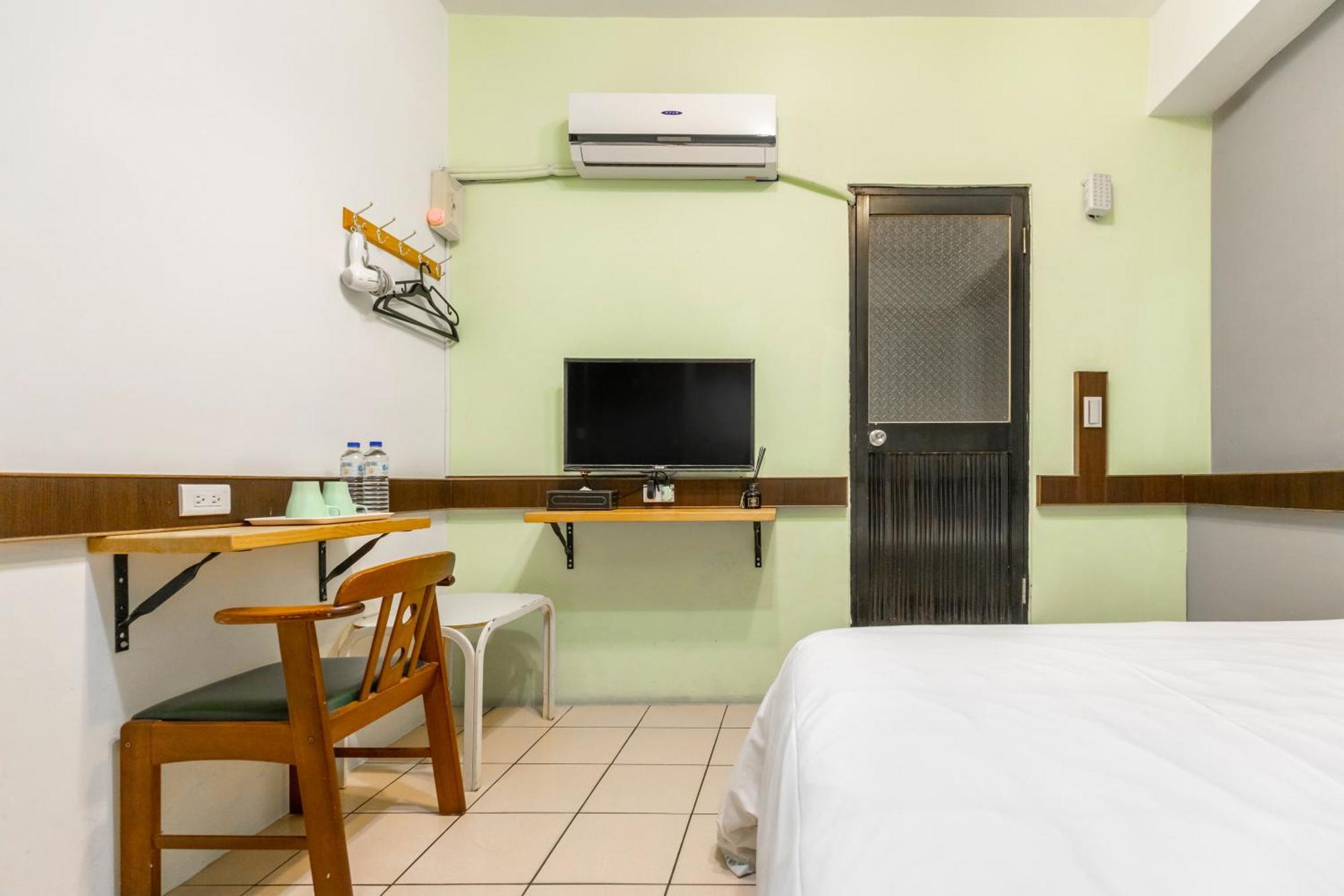פולי Forever Happiness Hostel מראה חיצוני תמונה