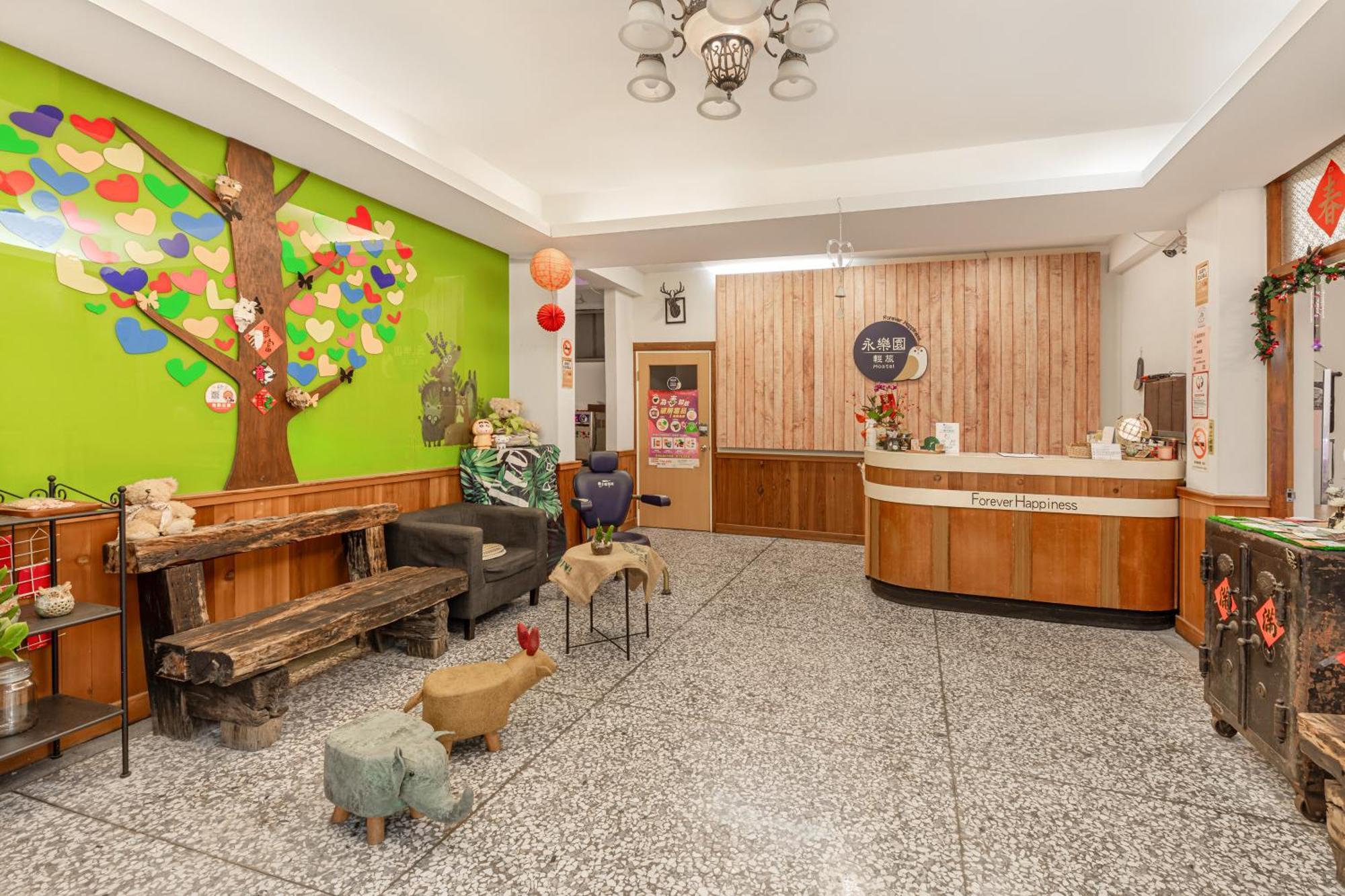 פולי Forever Happiness Hostel מראה חיצוני תמונה