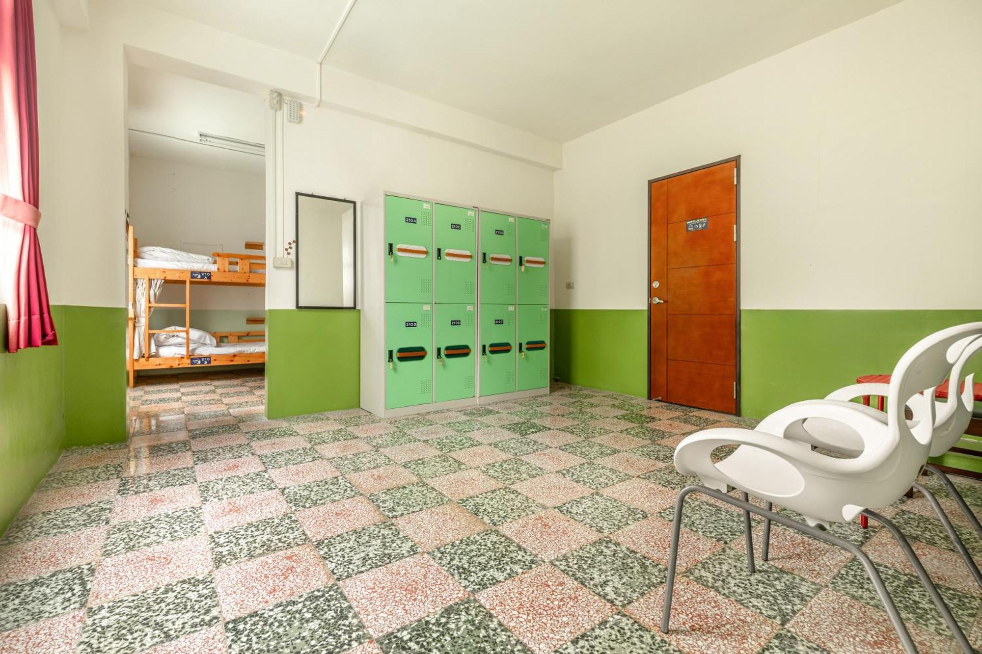 פולי Forever Happiness Hostel מראה חיצוני תמונה